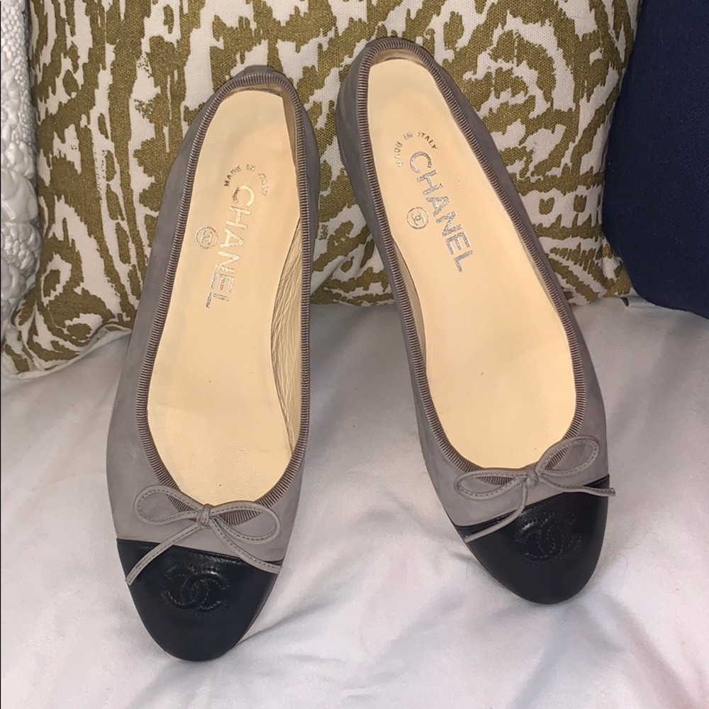 Grey and Black Chanel Flats 37.5